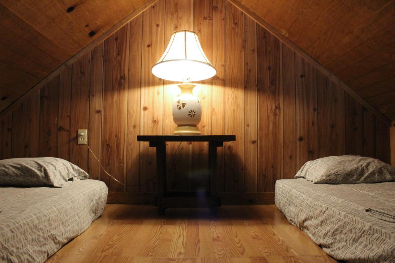 Berry Creek Cabins Bed & Breakfast Isabel Екстериор снимка